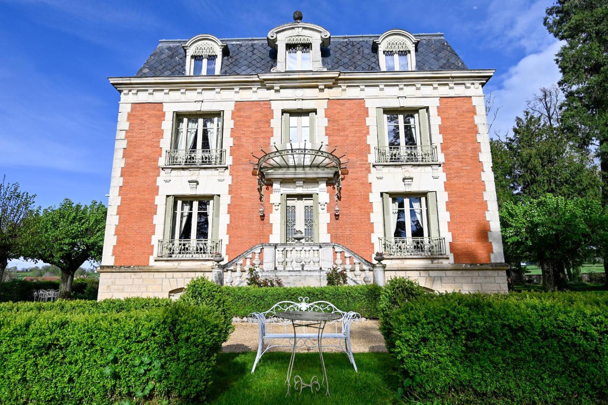 Chateau De La Chaix Saint-Christophe-en-Brionnais Buitenkant foto